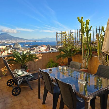 Smile At Vesuvio Apartment Наполи Екстериор снимка