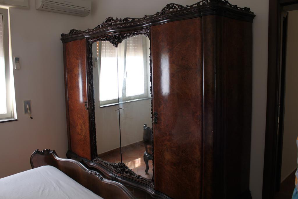 Smile At Vesuvio Apartment Наполи Стая снимка